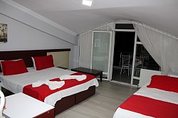 BALKONLU DENİZ MANZARALI ODALAR